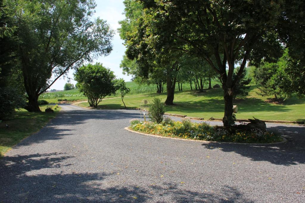 Domaine Du Moulin De L'Etang Bed & Breakfast Chatillon-sur-Marne Ngoại thất bức ảnh